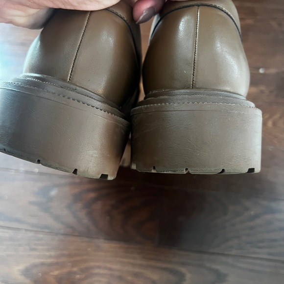 American Eagle Medium Brown Faux Leather Chucky Lug Sole Penny Loafers Size 9 - Picture 10 of 16